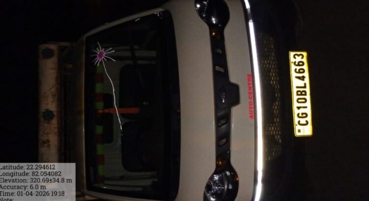 लकड़ी के अवैध परिवहन पर कार्रवाई, पिकअप वाहन जब्त