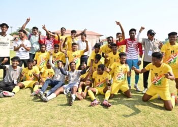 फुटबॉल में छत्तीसगढ़ को रजत पदक : फाइनल में कड़े मुकाबले में पश्चिम बंगाल से 0-1 से मिली हार