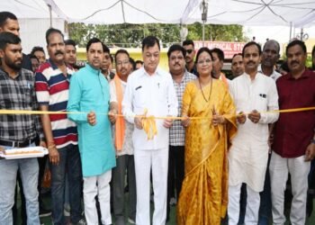 उद्योग मंत्री श्री लखनलाल देवांगन ने रजत जयंती उद्यान को जनसेवा में किया समर्पित