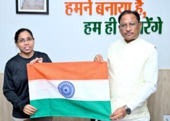 एवरेस्ट पर तिरंगा फहराने निकली छत्तीसगढ़ की बेटी, मुख्यमंत्री ने दी शुभकामनाएं