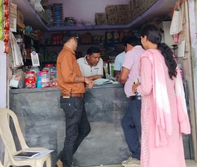 खरीफ सीजन से पहले उर्वरक विक्रेताओं पर प्रशासन सख्त