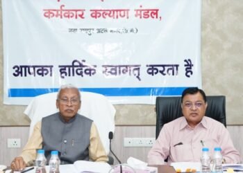 श्रमिकों के हितों की रक्षा एवं उनके समग्र विकास के लिए योजनाओं के क्रियान्वयन में पारदर्शिता एवं जवाबदेही सुनिश्चित हो : श्रम मंत्री श्री लखन लाल देवांगन