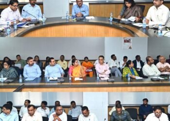 जनता से जुड़ी सभी सेवाएं को लोक सेवा गारंटी अधिनियम के दायरे में होना चाहिए – मुख्य सचिव श्री विकासशील