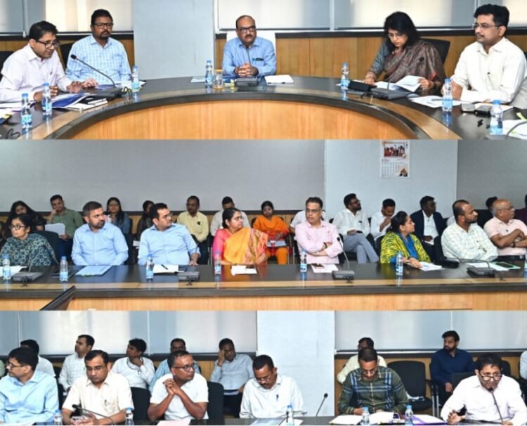 जनता से जुड़ी सभी सेवाएं को लोक सेवा गारंटी अधिनियम के दायरे में होना चाहिए – मुख्य सचिव श्री विकासशील