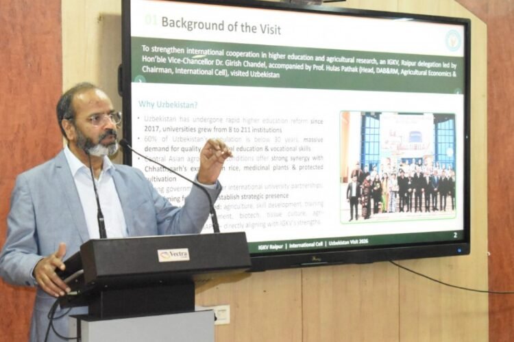 कृषि महाविद्यालय, रायपुर में उज़्बेकिस्तान यात्रा पर आधारित