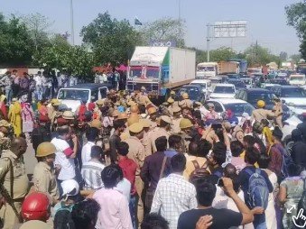 नोएडा के मजदूरों के लिए आ गई खुशखबरी, बढ़ गई उनकी सैलरी, 1 अप्रैल से होगा लागू, जानें किसको मिलेगा कितना