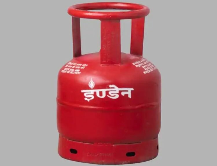 कितने दिन बाद दोबारा भरवा सकते हैं 5 किलो वाला एलपीजी सिलेंडर? क्‍या गांव-शहर के लिए अलग है नियम