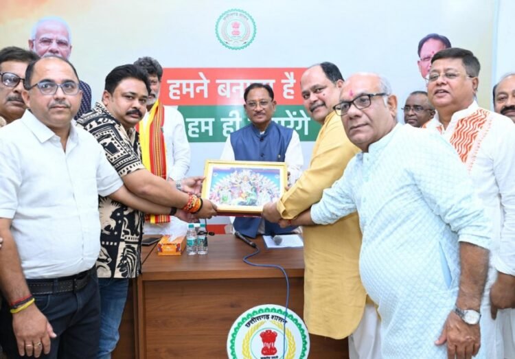 बंगाली नववर्ष मिलन समारोह में शामिल हुए मुख्यमंत्री श्री विष्णुदेव साय