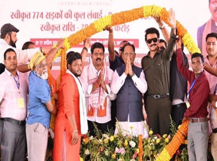 ग्रामीण विकास को नई रफ्तार : 2426 किमी सड़क निर्माण का मुख्यमंत्री श्री विष्णु देव साय ने किया शिलान्यास