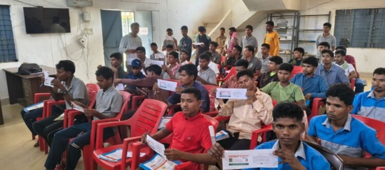 मुख्यधारा में लौटे युवाओं को मिल रहा मजबूत सहारा