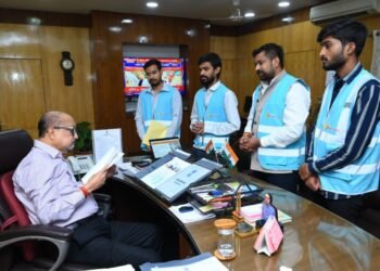 राज्यपाल श्री डेका से फिल परमार्थ आश्रम के संस्थापक ने की भेंट