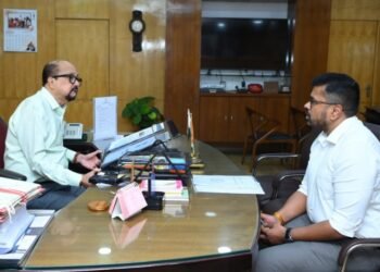 राज्यपाल श्री डेका ने कारखानों में दुर्घटनाओं को रोकने के लिए सुरक्षा व्यवस्था मजबूत करने के दिए निर्देश