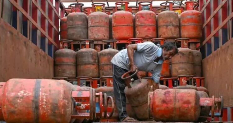 एलपीजी सिलेंडर के नियमों में 1 मई से बदलाव, डिलीवरी और गैस बुकिंग पर होगा असर