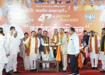 कार्यकर्ता सम्मेलन में बृजमोहन – “कार्यकर्ताओं के दम पर ही बनते हैं मुख्यमंत्री, मंत्री, सांसद और विधायक