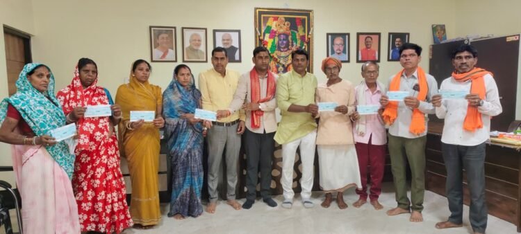 उप मुख्यमंत्री श्री विजय शर्मा के विशेष प्रयासों से कबीरधाम के 872 जरूरतमंदों को मिली आर्थिक सहायता