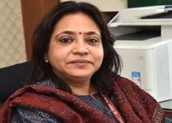 रायपुर में करेंसी टावर की लिफ्ट में फंसी IAS ऋचा शर्मा, 20 मिनट तक फंसी रहीं, तबीयत बिगड़ी