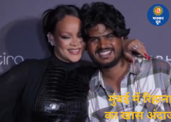 मुंबई में रिहाना का दिल जीतने वाला अंदाज: फोटोग्राफर के साथ खिंचवाई फोटो, वीडियो वायरल