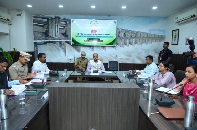 राज्यपाल ने धमतरी में जल संरक्षण, स्वास्थ्य एवं जनकल्याण पर दिया विशेष जोर