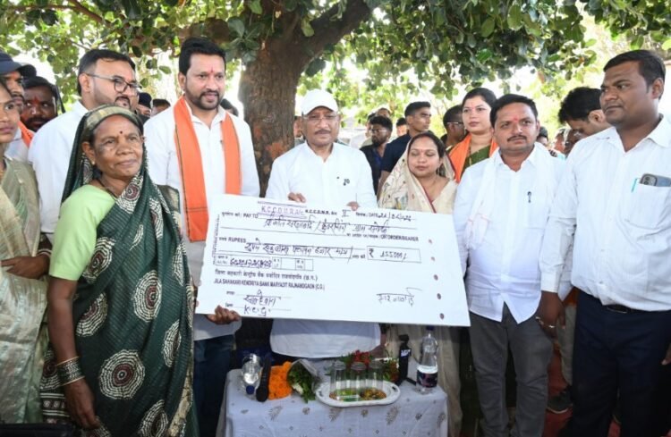 चौपाल में मिली राहत, सरलाबाई मरावी की समस्या का मुख्यमंत्री ने किया त्वरित समाधान