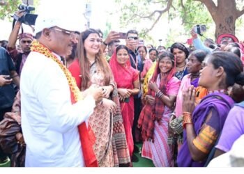 एक चौपाल ऐसा भी जहाँ खुशियों और तालियों की रही गूंज