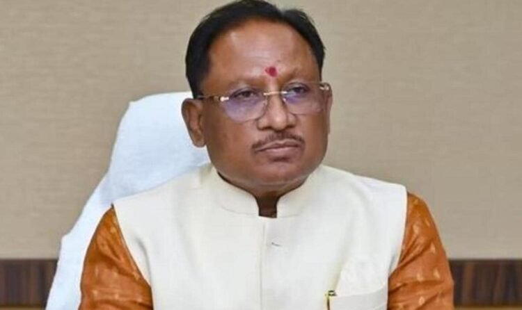 सुशासन तिहार: मुख्यमंत्री श्री विष्णु देव साय ने समाज प्रमुख को सौंपा टेंट एवं बर्तन सामग्री, ग्राम आमगांव में बढ़ेगा रोजगार