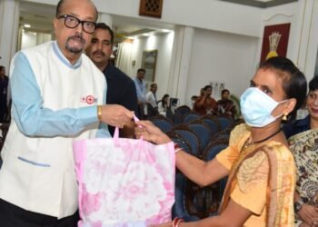 लोकभवन में लगा मेगा हेल्थ कैंप