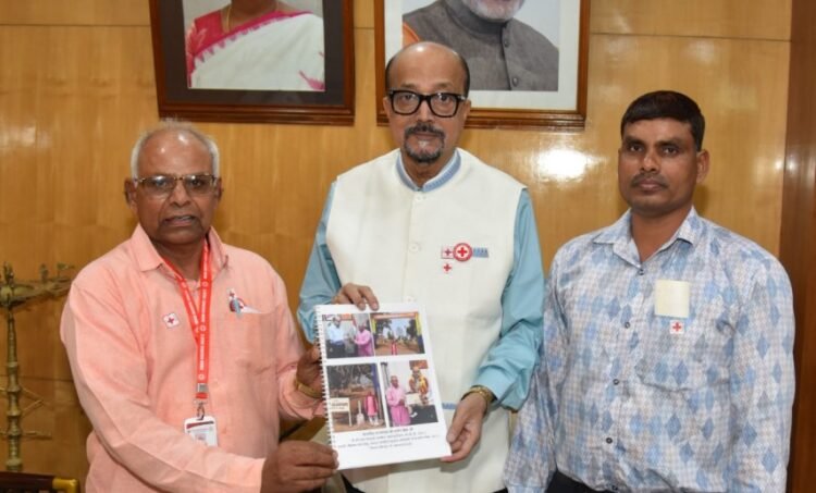 राज्यपाल श्री डेका ने गोद ग्राम सोनपुरी के समग्र विकास के लिए दिए आवश्यक निर्देश