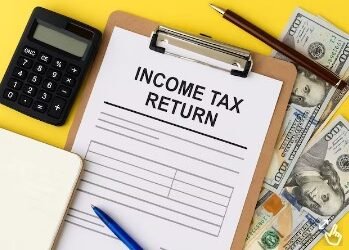 ITR Filing 2026: गलत फॉर्म चुना तो आ सकता है नोटिस, फ्रीलांसर और सैलरी वाले ऐसे चुनें सही आईटीआर फॉर्म