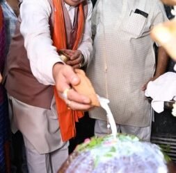 ’मुख्यमंत्री ने हाटकेश्वर महादेव मंदिर में पूजा-अर्चना कर प्रदेशवासियों के सुख समृद्धि की कामना की’
