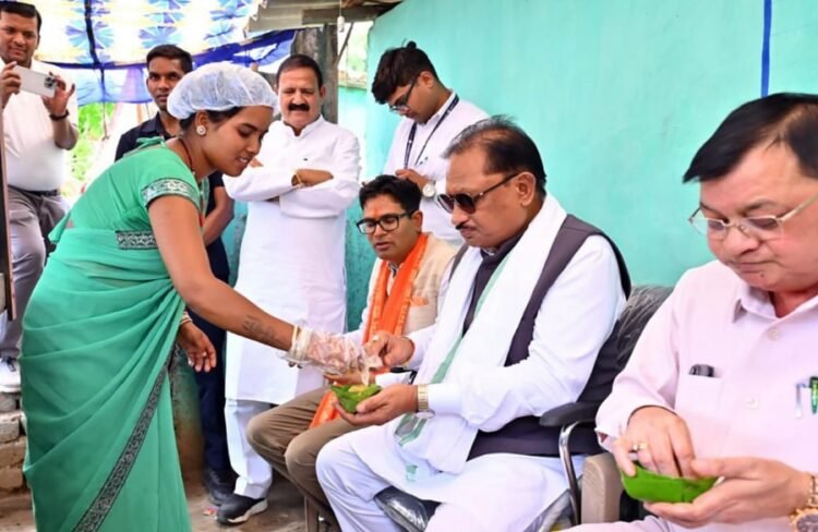 लखपति दीदी मंजू की संघर्षगाथा बनी आत्मनिर्भरता की प्रेरक मिसाल
