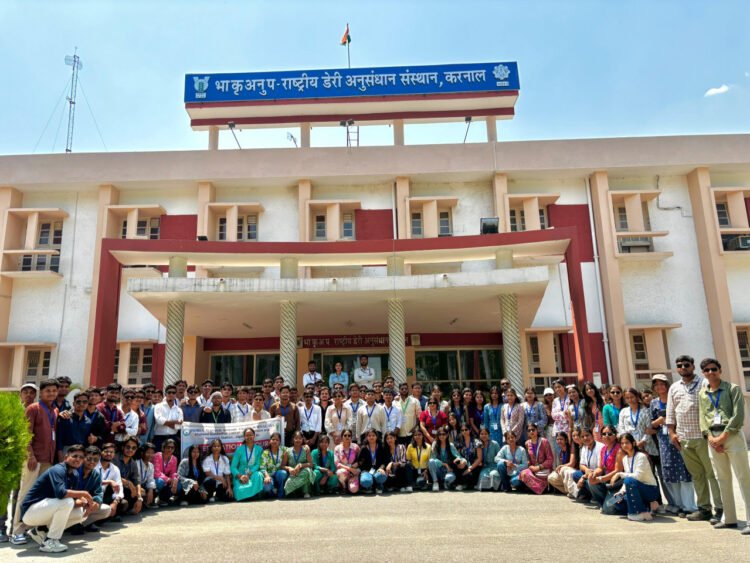 कृषि महाविद्यालय जगदलपुर के 90 छात्रों ने विभिन्न अनुसंधान संस्थानों का किया शैक्षणिक भ्रमण