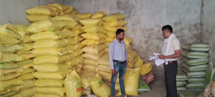 6 खाद दुकानों के लाइसेंस सस्पेंड