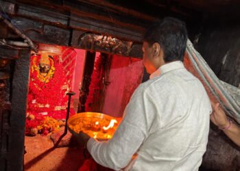 वन मंत्री श्री केदार कश्यप ने किए मां दंतेश्वरी के दर्शन, प्रदेश की सुख-समृद्धि और खुशहाली की कामना की