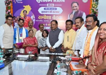 सुशासन तिहार में रायगढ़ पहुंचे मुख्यमंत्री ने अंतरराष्ट्रीय निशानेबाज दिव्यांशु को किया सम्मानित