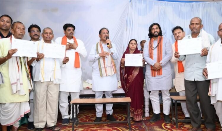 स्वामित्व से संपत्ति का अधिकार, बिहान से आत्मनिर्भरता की राह : कोसरंगी चौपाल में ग्रामीण विकास की दिखी तस्वीर