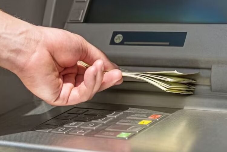 क्या ATM का कैंसिल बटन बचा सकता है आपका PIN? सच्चाई जान लीजिए