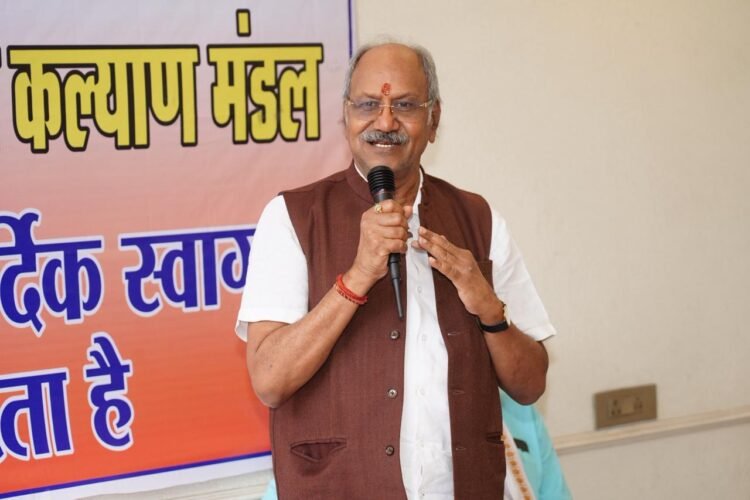 मजूदरों के मसीहा बृजमोहन अग्रवाल ने दी जन्मदिन और मजदूर दिवस की सौगात: 500 श्रमिकों को मिली साइकिल और सम्मान