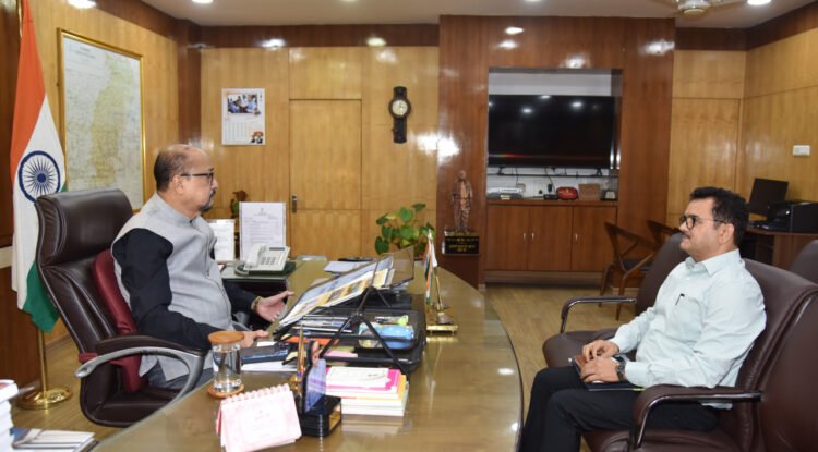 ’राज्यपाल श्री रमेन डेका ने रेत के वैज्ञानिक एवं व्यवस्थित खनन पर दिया जोर’