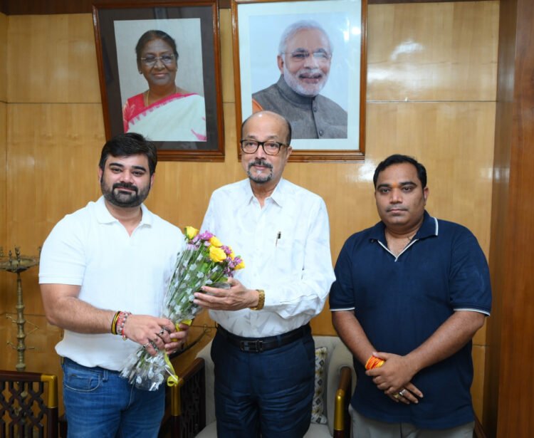 राज्यपाल श्री डेका से छत्तीसगढ़ कायाकिंग-कैनोइंग एसोसिएशन के पदाधिकारियों ने भेंट की
