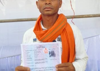 सुशासन की मिसाल 2026 : जन समस्या निवारण शिविर बना मददगार, ओमकार को मौके पर ही मिला लर्निंग लाइसेंस