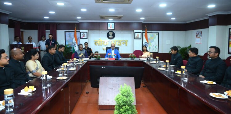 पर्यावरण संरक्षण और जलवायु परिवर्तन जैसी वैश्विक चुनौतियों से निपटने में वन अधिकारियों की महत्वपूर्ण भूमिका-राज्यपाल श्री रमेन डेका