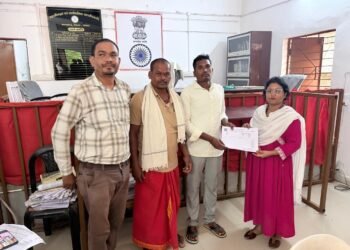 बस्तर मॉडल की पूरे देश को सीख: 8241 परिवारों को मिला जमीन पर वैध हक, प्रशासन खुद पहुंचा लोगों तक