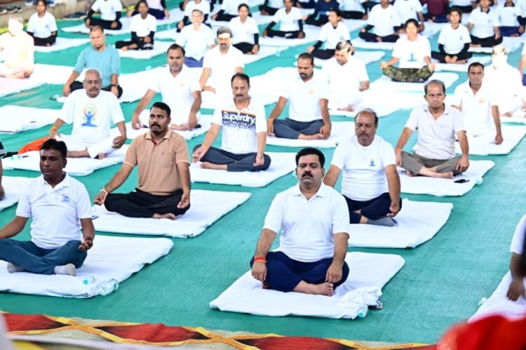 ऋषि-मुनियों की अमूल्य विरासत है योग, इसे जीवन का हिस्सा बनाएं – उप मुख्यमंत्री श्री विजय शर्मा