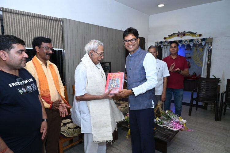 सेवा, समर्पण और सुशासन के 12 वर्ष : वित्त मंत्री श्री ओ.पी. चौधरी ने श्री सुगन चंद फरमानिया से की आत्मीय भेंट