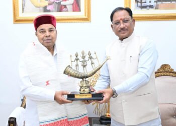 मुख्यमंत्री श्री विष्णुदेव साय से कर्नाटक के राज्यपाल श्री थावरचंद गहलोत ने की सौजन्य भेंट