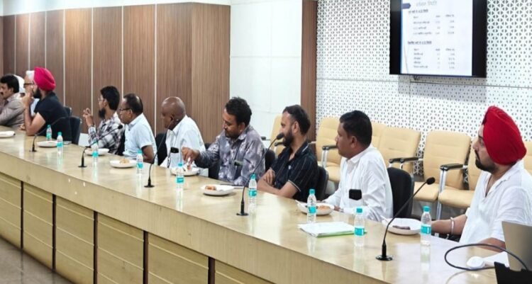 छत्तीसगढ़ में अब बिना लोकेशन ट्रैकिंग सिस्टम वाली यात्री बसों पर होगी कार्रवाई