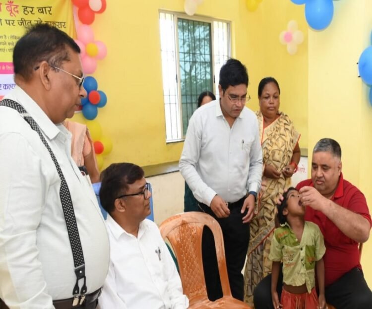 हर बच्चे तक पहुंचे पोलियो की सुरक्षा का कवच: पर्यटन एवं संस्कृति मंत्री श्री राजेश अग्रवाल ने पिलाई जीवनरक्षक खुराक