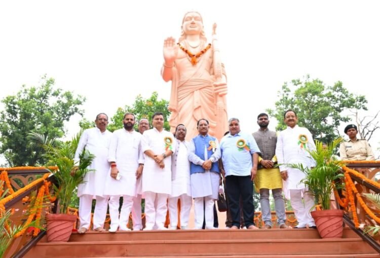 मातृशक्ति एवं प्रकृति के प्रति श्रद्धा का अनुपम संगम : मुख्यमंत्री श्री विष्णु देव साय ने