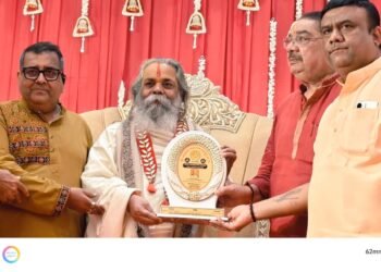 जैनम मानस भवन में भागवत कथा का शुभारंभ दीप प्रज्वलित कर किया महामंडलेश्वर जी ने