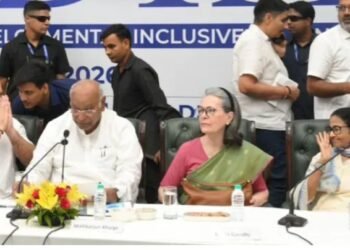 राहुल ने जोड़े हाथ, तो मुस्कुरा उठीं ममता, इंडिया ब्लॉक की दिल्ली बैठक की पूरी इनसाइड स्टोरी, किस नेता को कहां मिली सीट